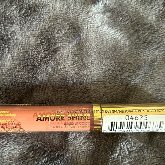 Milani Amore Shine Lip - Picture 3 of 5